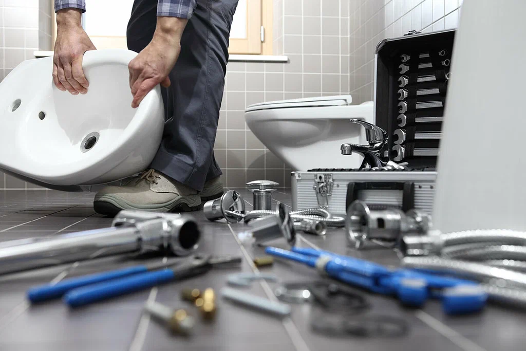 Professional bathroom plumbing repair in San Fernando